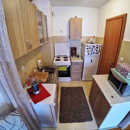 Cozy Near Center *